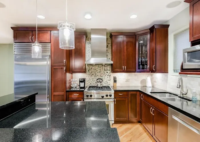 Stunning Home, Epic Game Room, Prime Location Villa Chicago