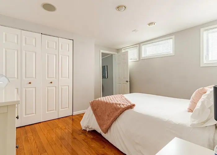 Stunning Home, Epic Game Room, Prime Location