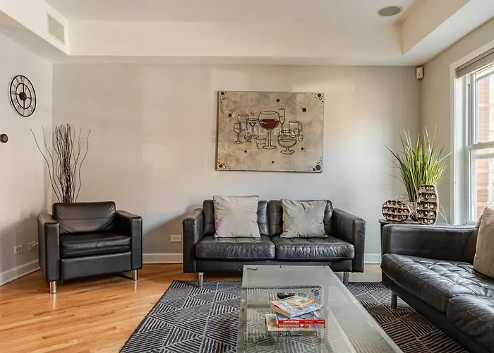 Stunning Home, Epic Game Room, Prime Location Villa *